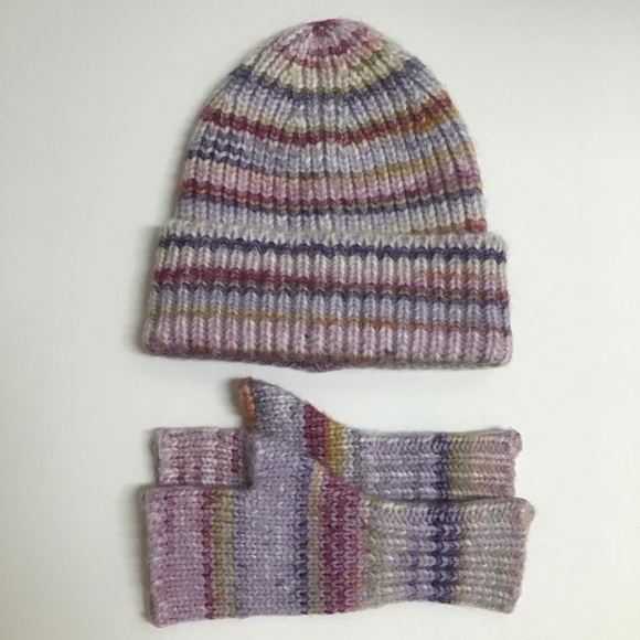 Pastel Knit Hat Gloves SET Ski Cap Beanie & Matching Fingerless Mittens Texting - Picture 1 of 11